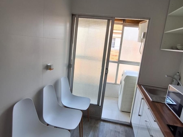 Gerenoveerd 3-Slaapkamerappartement te Koop in Alicante