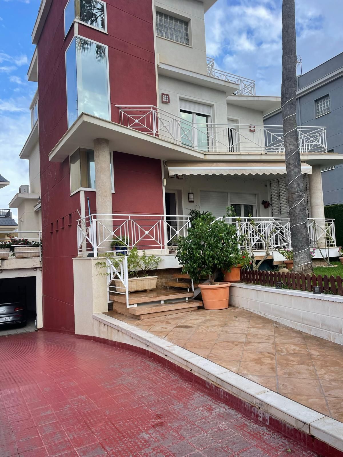 Luxury 5 Bedroom Villa with Sea View in Alicante