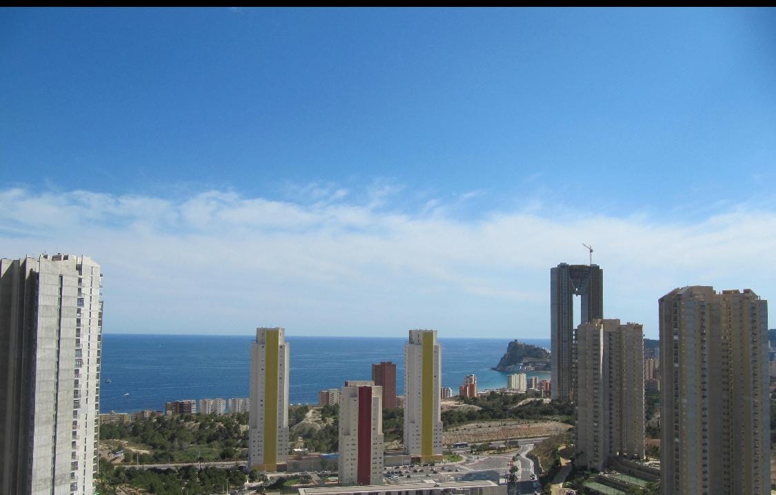 Apartamento con Vistas al Mar en Benidorm Poniente