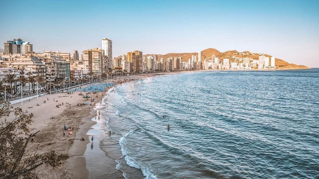 Коммерческий хостел в продаже в центре Бенидорма