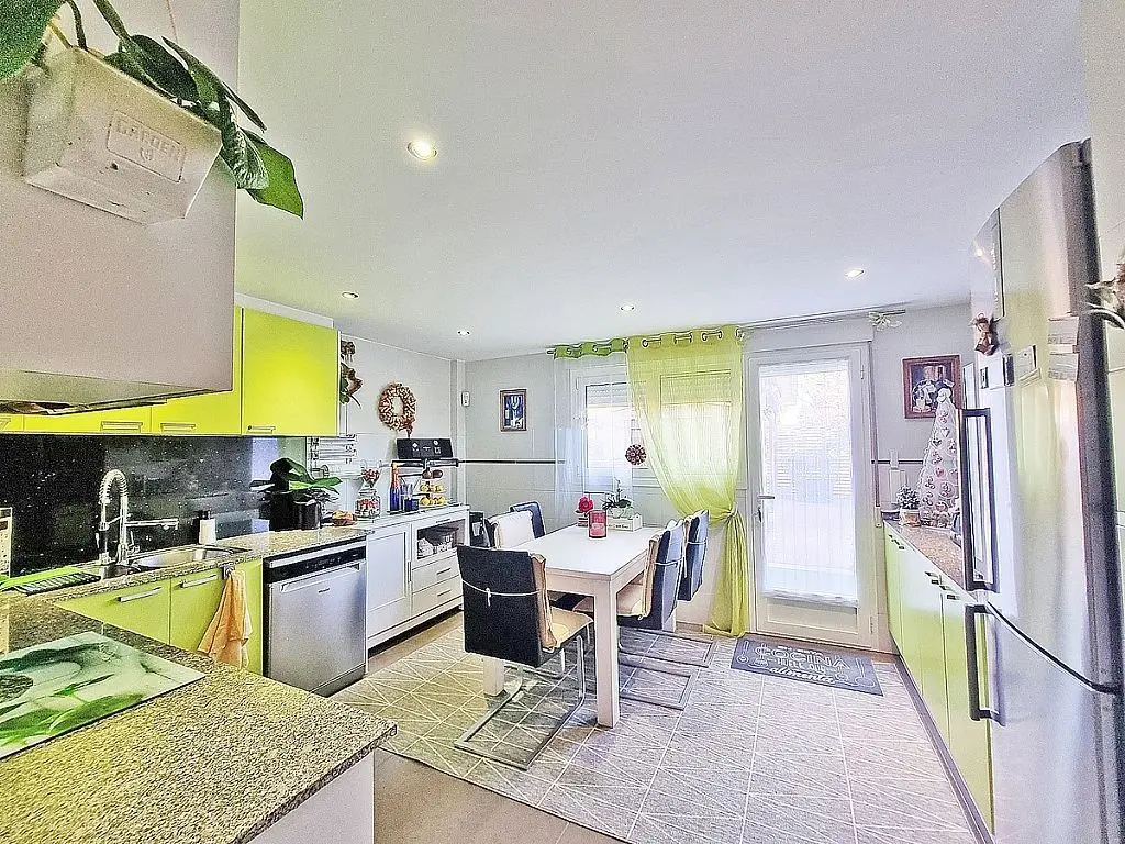 Brokla Realty (2) Dom szeregowy z 3 sypialniami i widokiem na morze w Dénii – zdjęcie 2