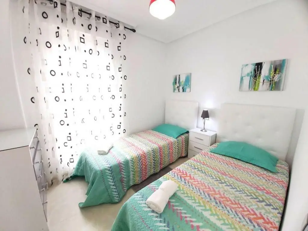 Brokla Realty (10) Mieszkanie z licencją turystyczną w Torrevieja, umeblowane – zdjęcie 10
