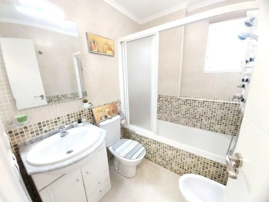 Brokla Realty (11) Mieszkanie z licencją turystyczną w Torrevieja, umeblowane – zdjęcie 11