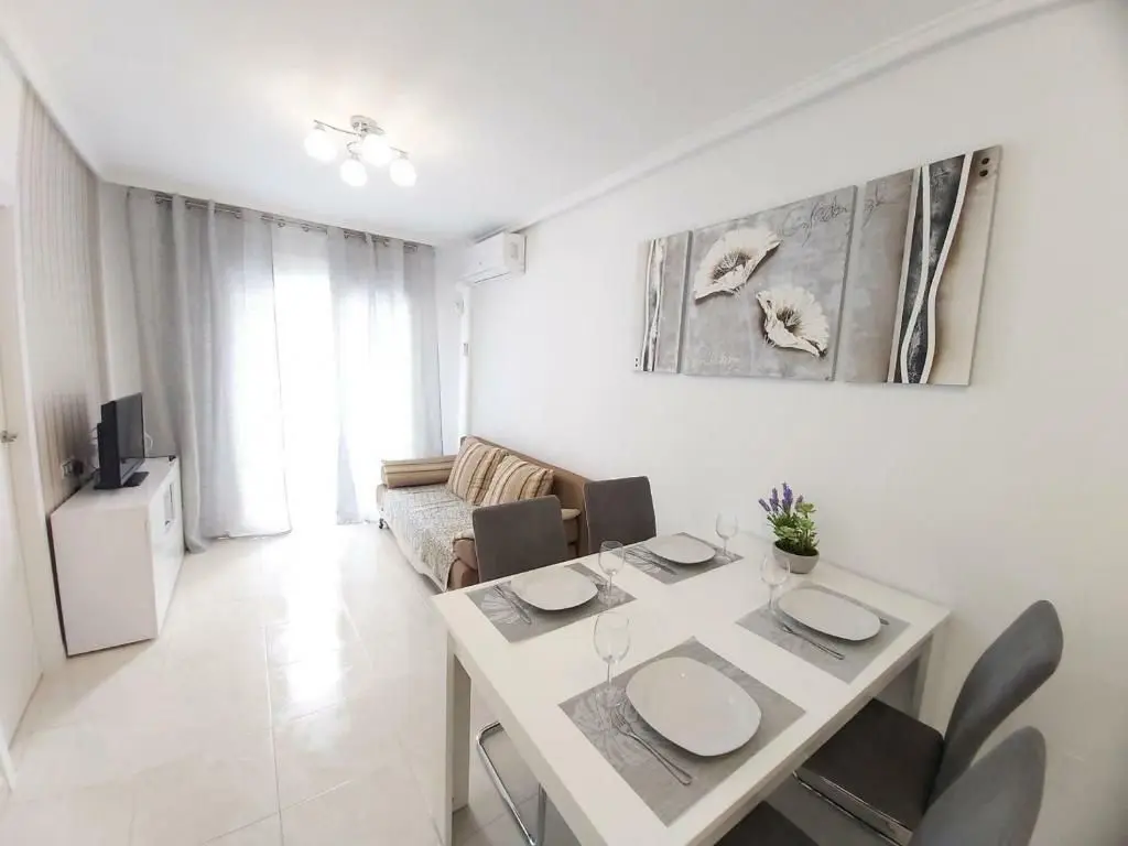Brokla Realty (3) Mieszkanie z licencją turystyczną w Torrevieja, umeblowane – zdjęcie 3