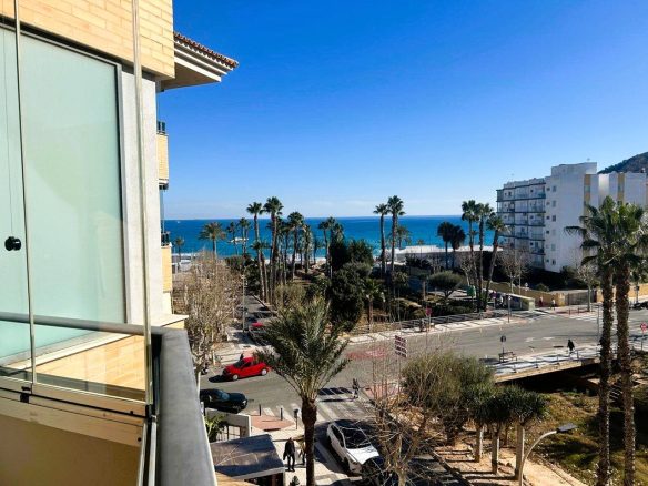 Beachfront Apartment for Sale in El Albir