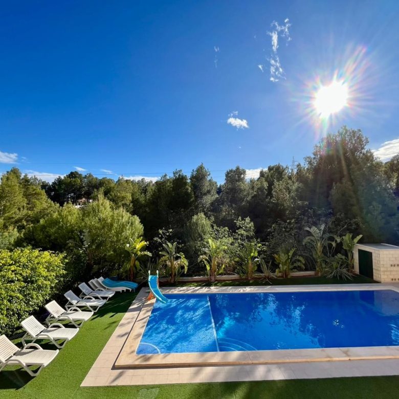 4 bedroom villa for sale in La Nucia – pool from terrace