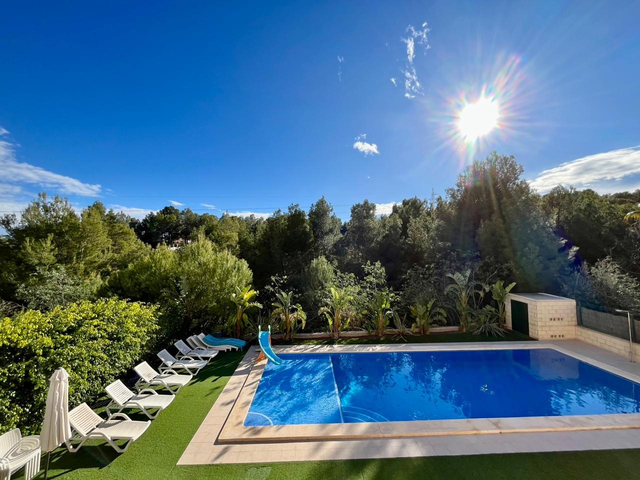 4 bedroom villa for sale in La Nucia – pool from terrace