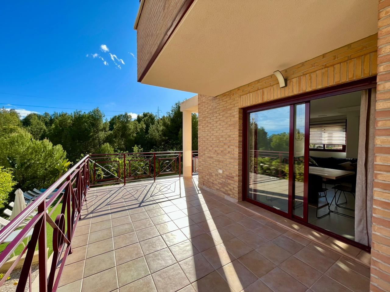 4 bedroom villa for sale in La Nucia – covered terrace