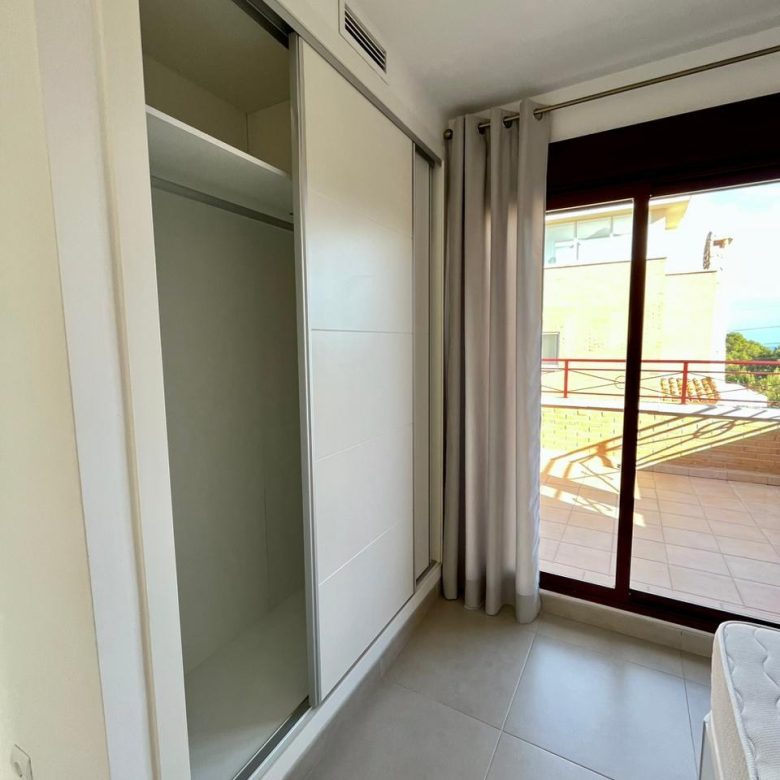 4 bedroom villa for sale in La Nucia – built in wardrobe