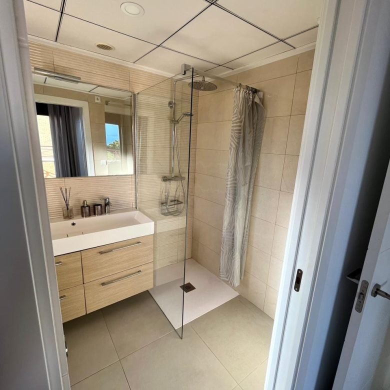 4 bedroom villa for sale in La Nucia – bathroom