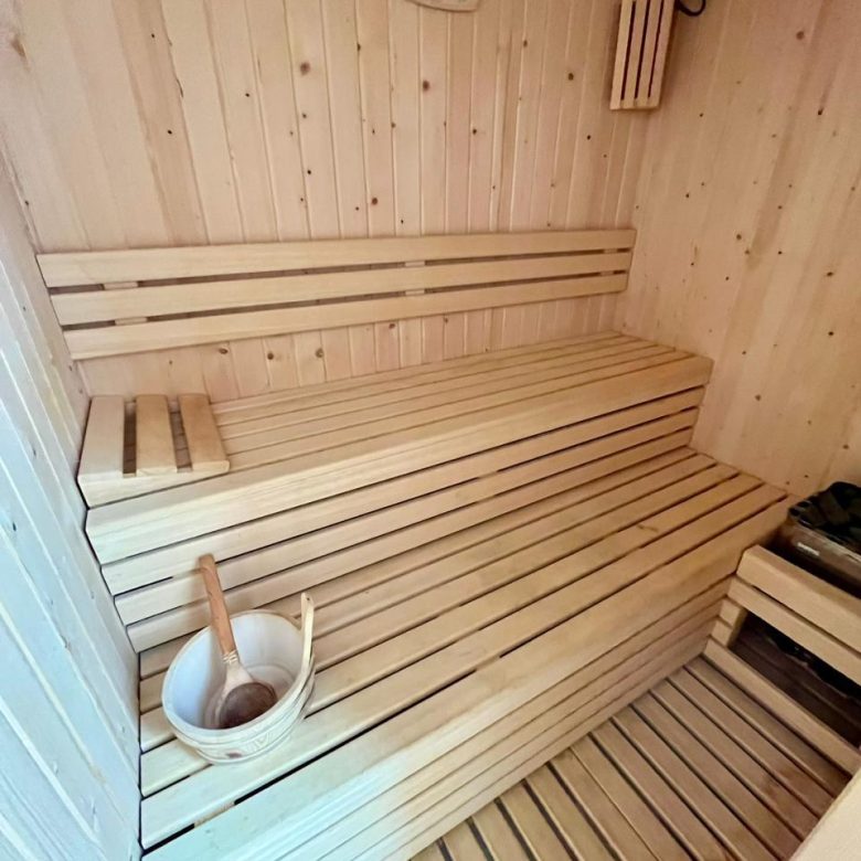4 bedroom villa for sale in La Nucia – sauna interior