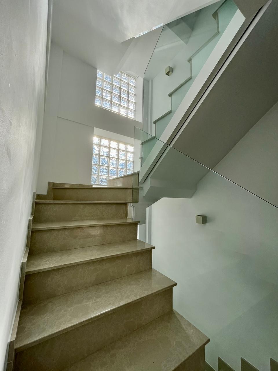 4 bedroom villa for sale in La Nucia – staircase