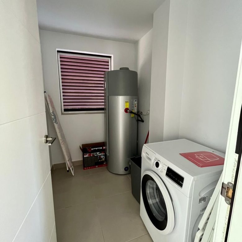 4 bedroom villa for sale in La Nucia – laundry room