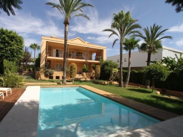 Luxury villa for sale in Benidorm Coblanca – garden and private pool
