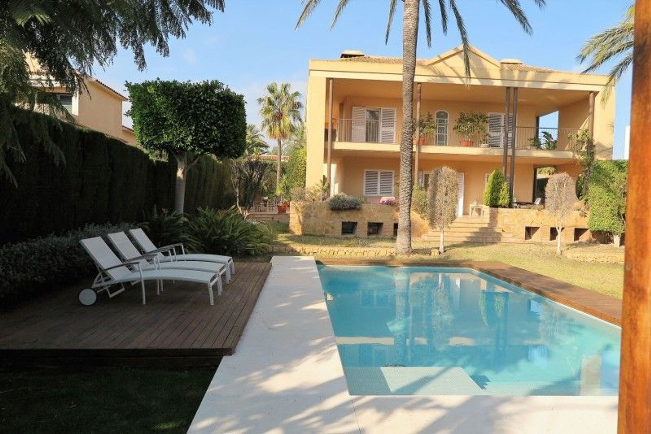 Luxury villa for sale in Benidorm Coblanca – garden and private pool