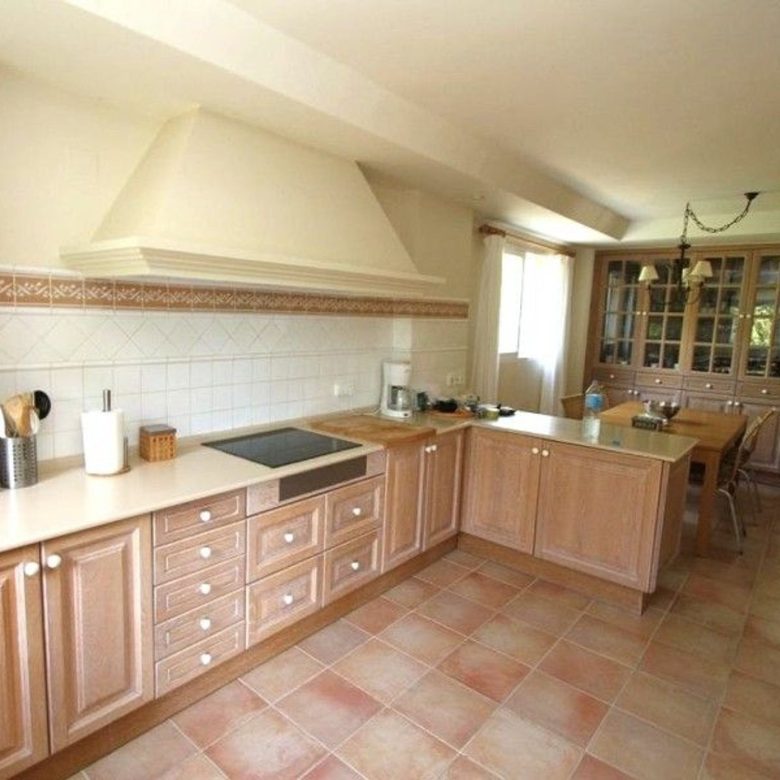 Luxury villa for sale in Benidorm Coblanca – kitchen