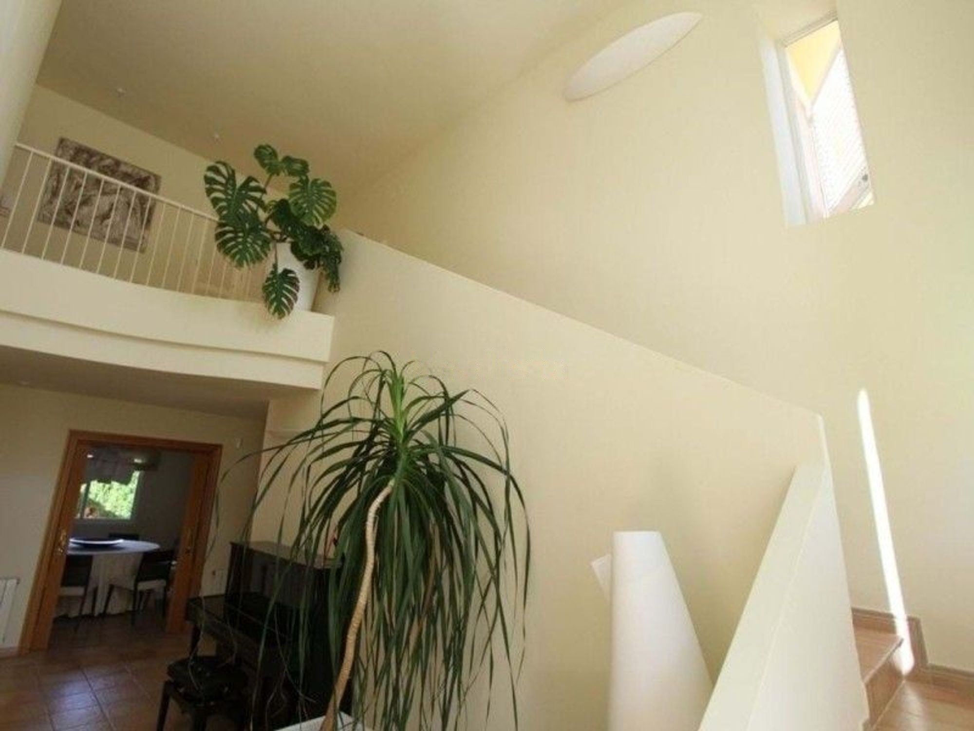 Luxury villa for sale in Benidorm Coblanca – hall and staircase