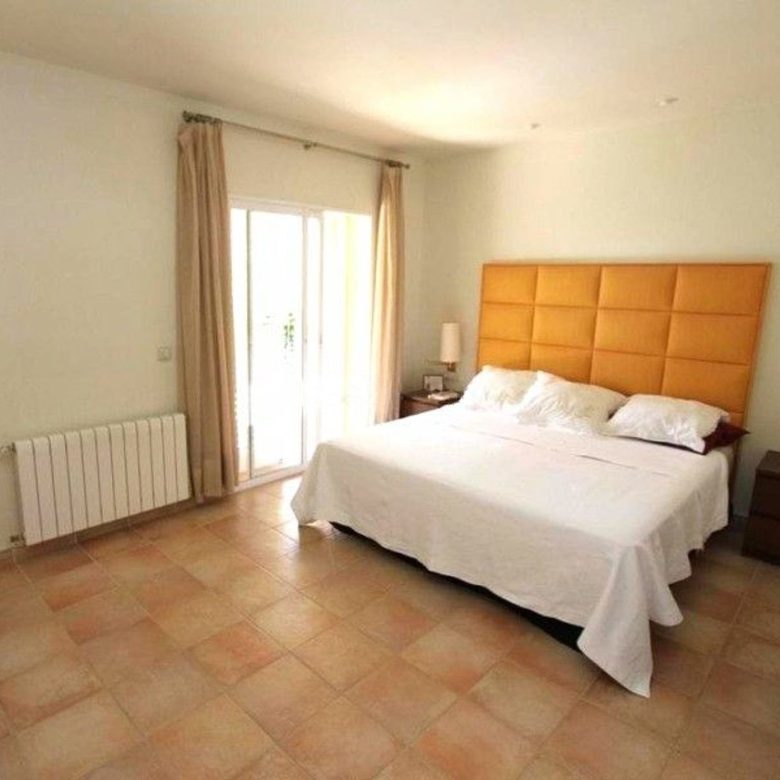 Luxury villa for sale in Benidorm Coblanca – master bedroom