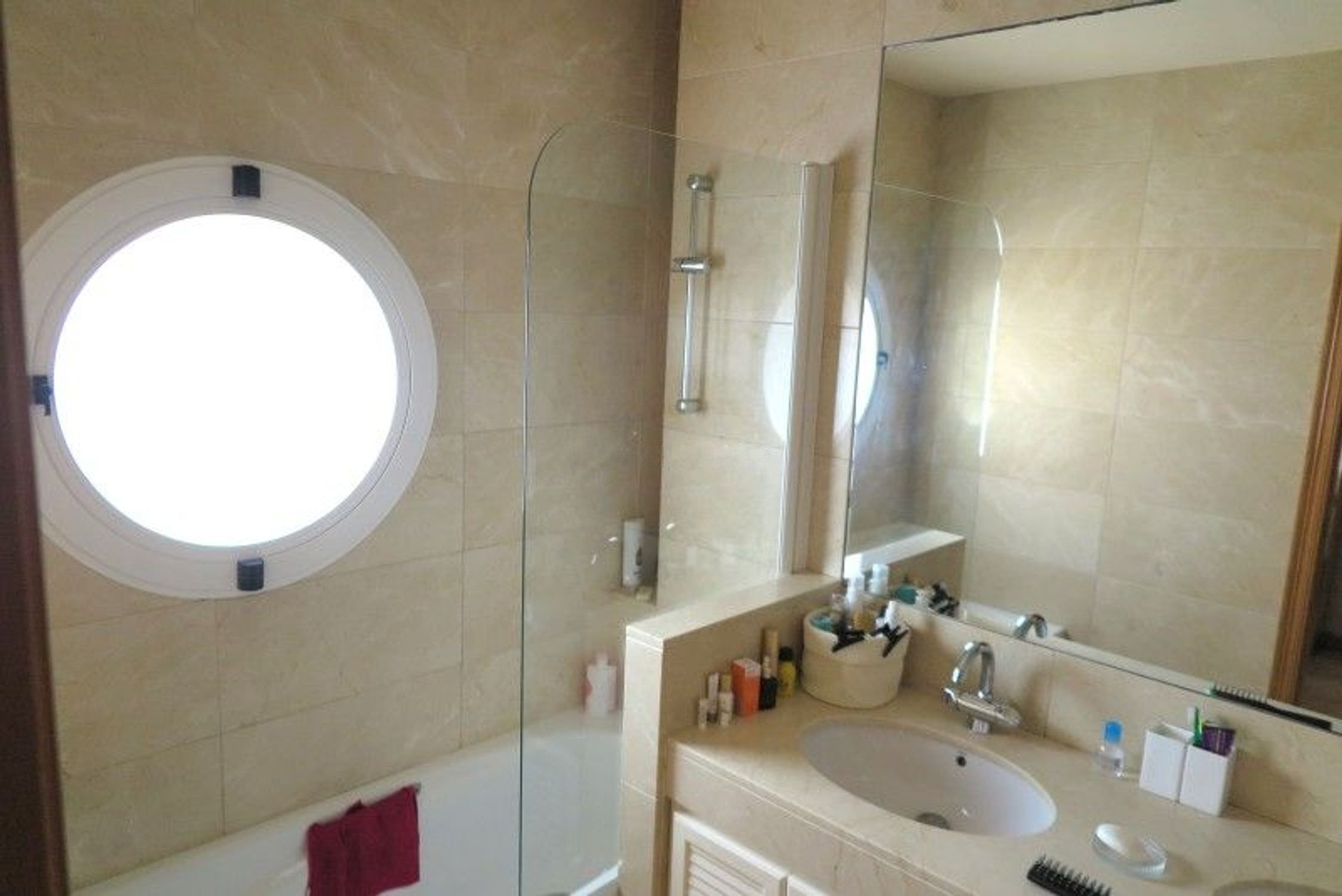 Luxury villa for sale in Benidorm Coblanca – master bathroom