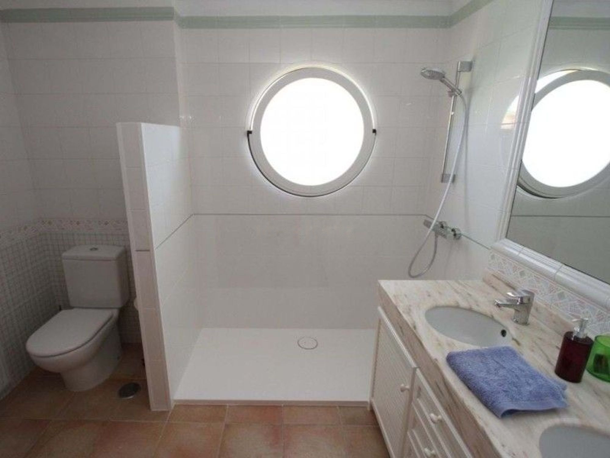Luxury villa for sale in Benidorm Coblanca – master bathroom