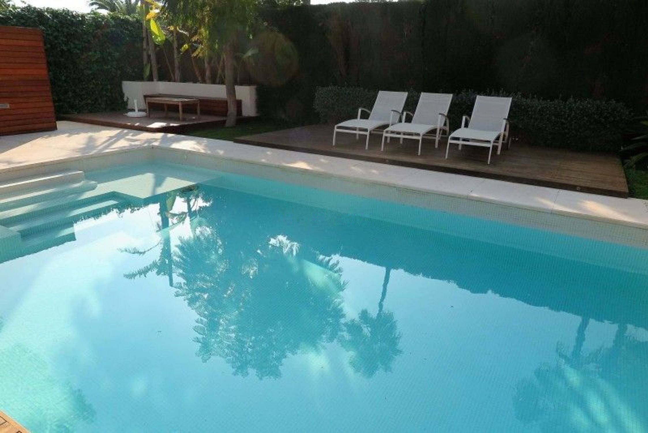 Luxury villa for sale in Benidorm Coblanca – pool, garden and facade